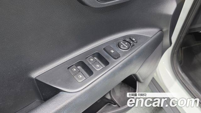 Kia Stonic 2018 — photo 30