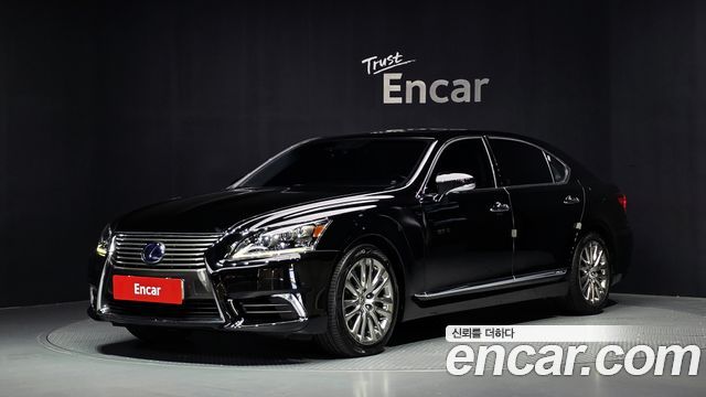 Lexus LS 2015 — photo 1