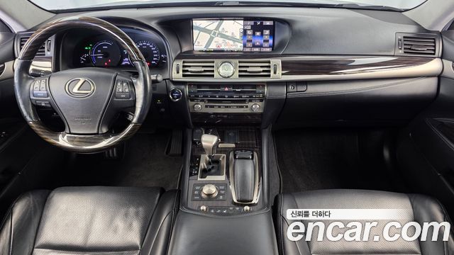 Lexus LS 2015 — photo 7