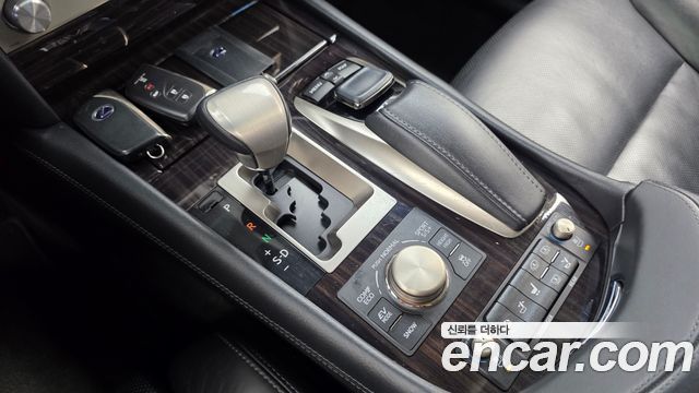 Lexus LS 2015 — photo 9