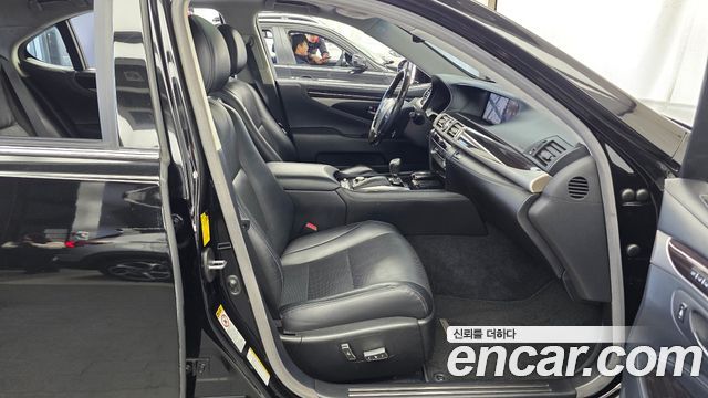 Lexus LS 2015 — photo 11
