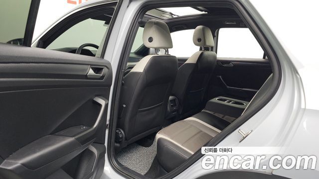 Volkswagen T-Roc 2021 — photo 11