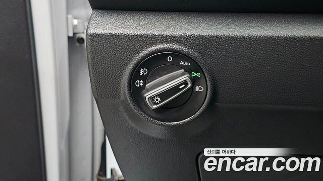 Volkswagen T-Roc 2021 — photo 14