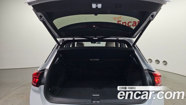 Volkswagen T-Roc 2021 — photo 20
