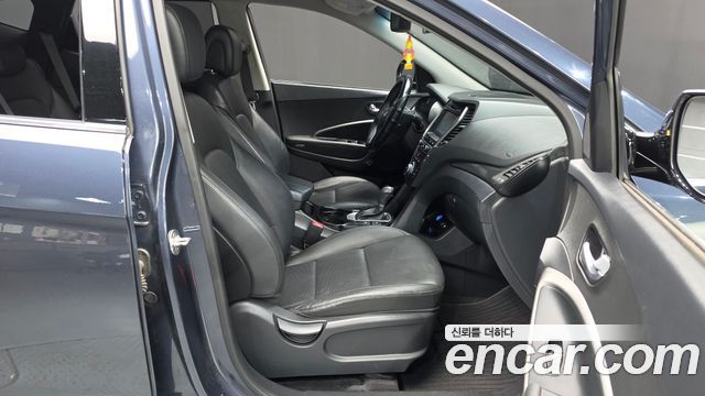 Hyundai Santafe 2018 — photo 16