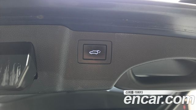 Hyundai Santafe 2018 — photo 28
