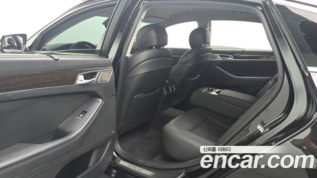 Genesis G80 2018 — photo 17