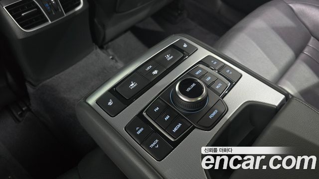 Genesis G80 2018 — photo 23