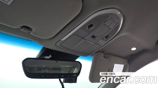 Genesis G80 2018 — photo 24