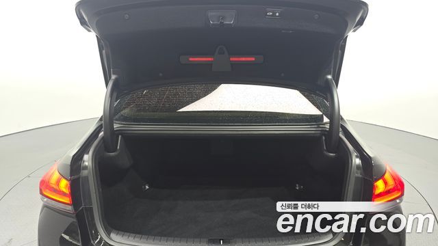 Genesis G80 2018 — photo 32