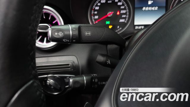 Mercedes-Benz C-Class 2018 — photo 17