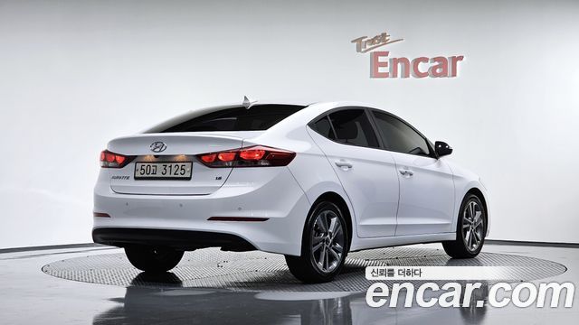 Hyundai AVANTE 2018 — photo 2