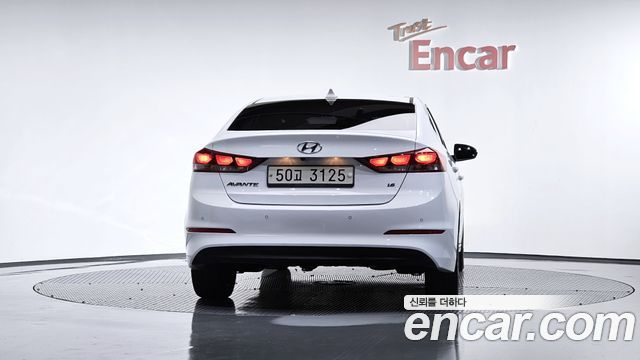 Hyundai AVANTE 2018 — photo 4