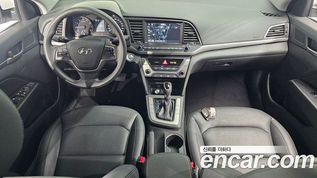 Hyundai AVANTE 2018 — photo 10