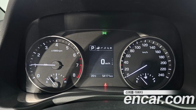 Hyundai AVANTE 2018 — photo 11