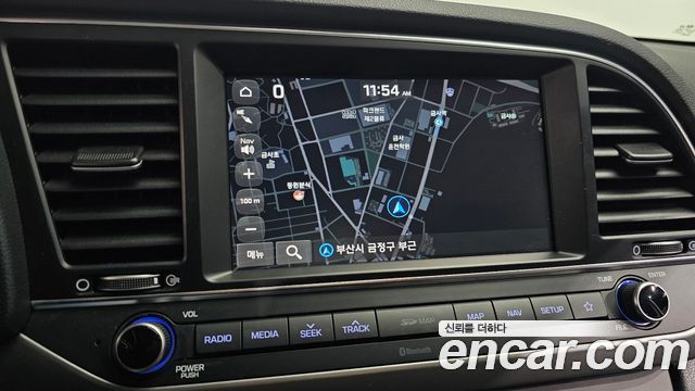 Hyundai AVANTE 2018 — photo 20
