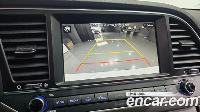 Hyundai AVANTE 2018 — photo 22