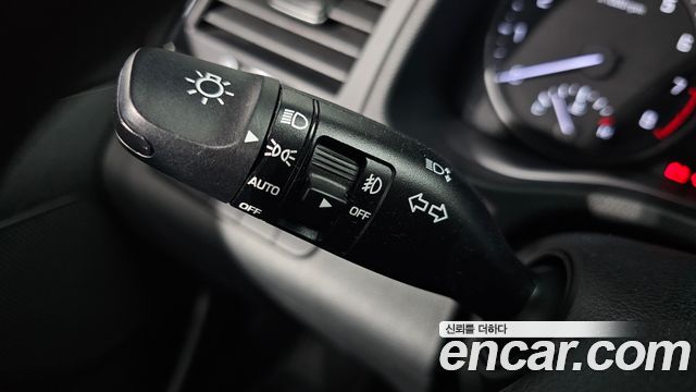 Hyundai AVANTE 2018 — photo 28