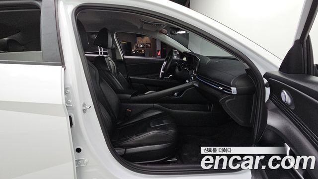 Hyundai AVANTE 2024 — photo 17