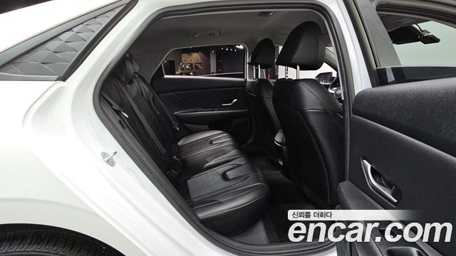 Hyundai AVANTE 2024 — photo 18