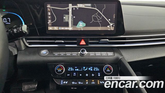 Hyundai AVANTE 2024 — photo 23
