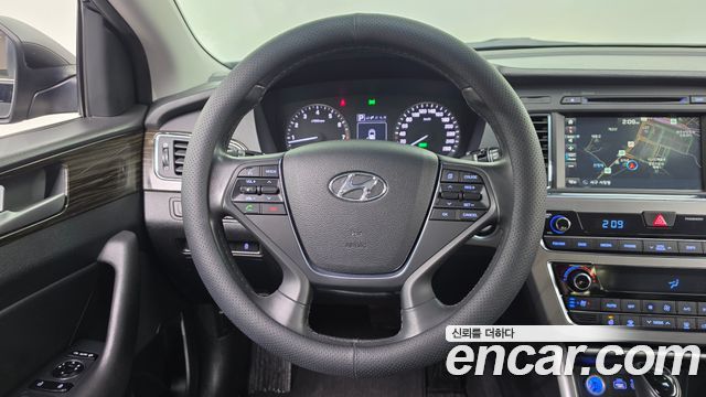 Hyundai Sonata 2016 — photo 13