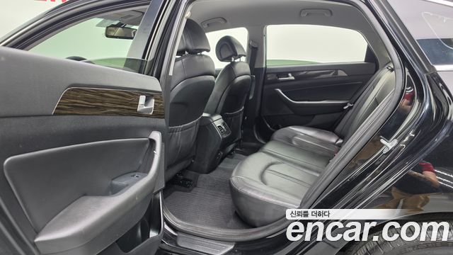 Hyundai Sonata 2016 — photo 17