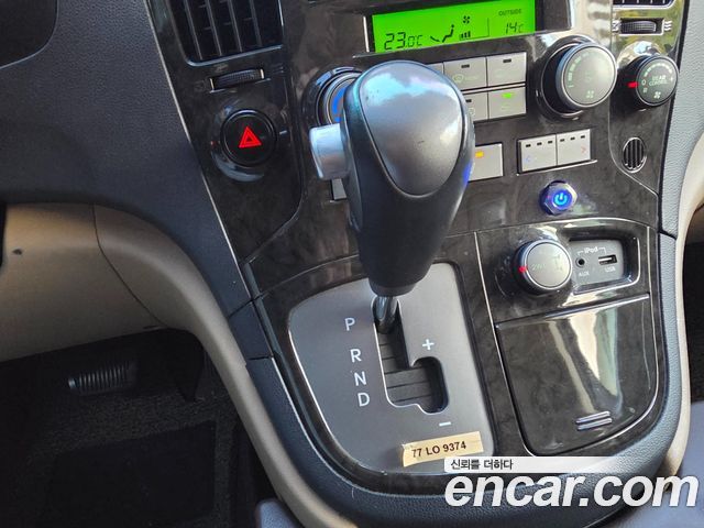 Hyundai Starex 2015 — photo 14