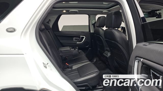 Land Rover Discovery Sport 2019 — photo 17