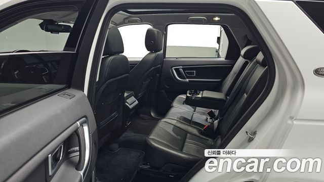 Land Rover Discovery Sport 2019 — photo 18