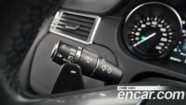 Land Rover Discovery Sport 2019 — photo 24