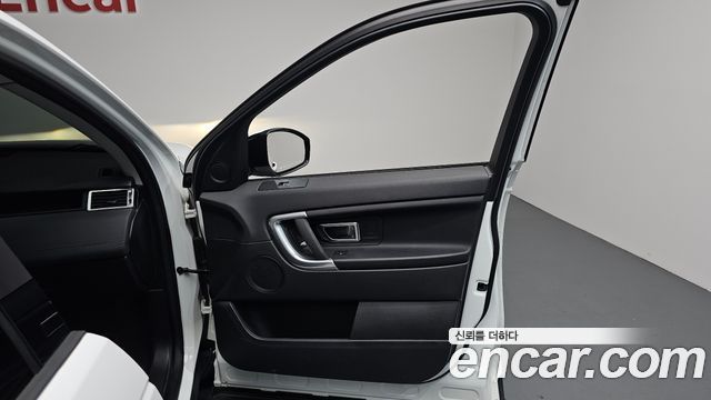 Land Rover Discovery Sport 2019 — photo 14