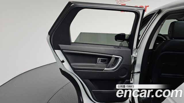 Land Rover Discovery Sport 2019 — photo 15