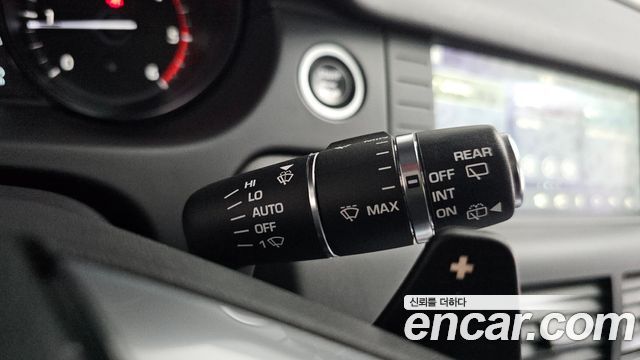 Land Rover Discovery Sport 2019 — photo 30