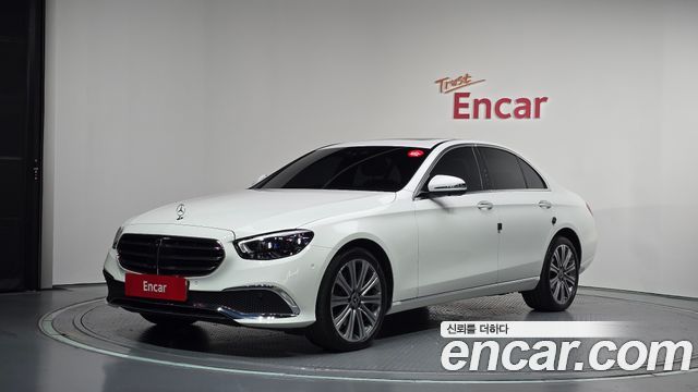 Mercedes-Benz E-Class 2023 — photo 1