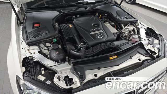 Mercedes-Benz E-Class 2023 — photo 6