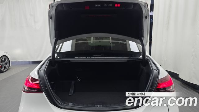 Mercedes-Benz E-Class 2023 — photo 24