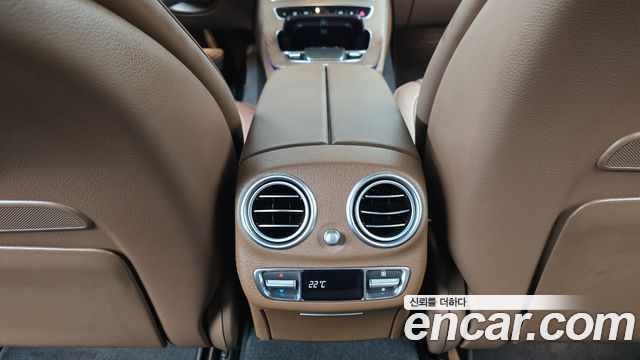 Mercedes-Benz E-Class 2023 — photo 31