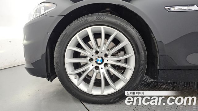 BMW 5-Series 2015 — photo 5