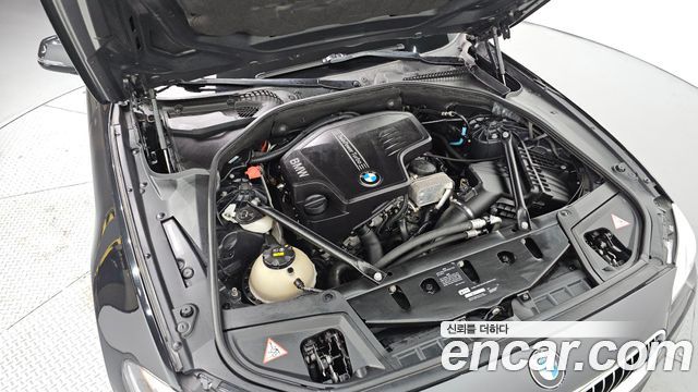 BMW 5-Series 2015 — photo 6