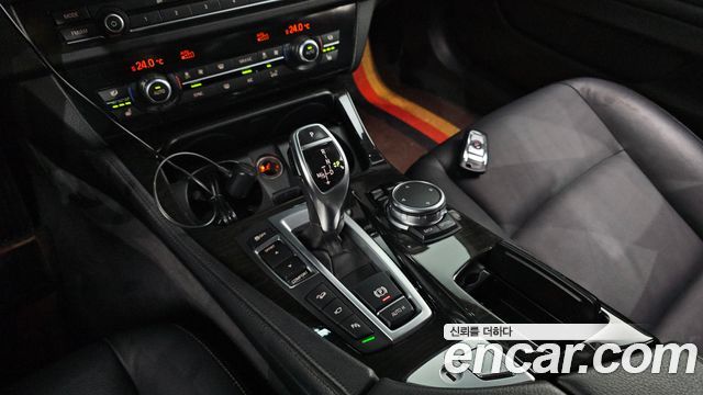 BMW 5-Series 2015 — photo 9
