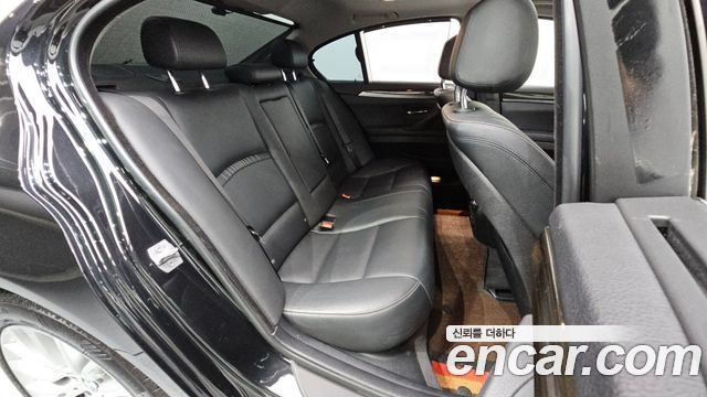 BMW 5-Series 2015 — photo 11