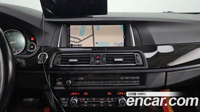 BMW 5-Series 2015 — photo 13