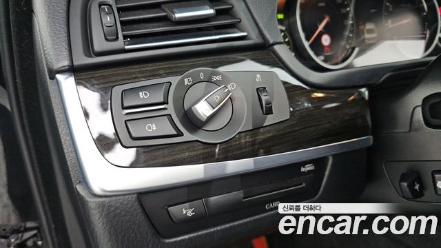 BMW 5-Series 2015 — photo 17