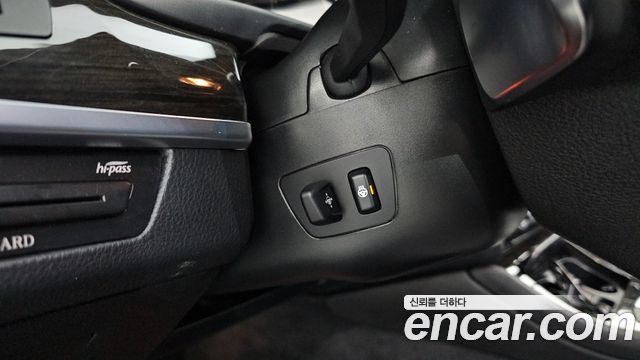 BMW 5-Series 2015 — photo 18