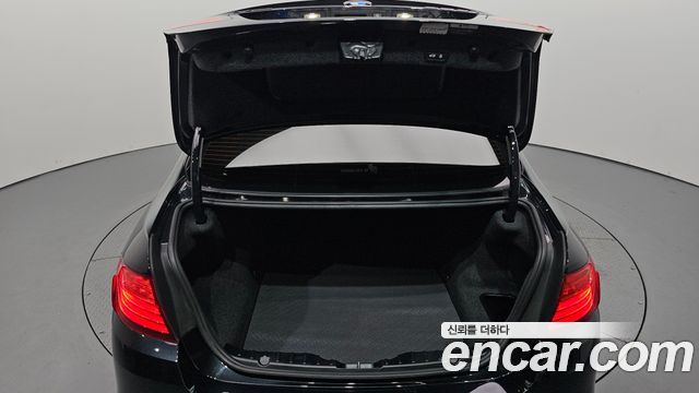 BMW 5-Series 2015 — photo 20