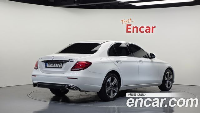 Mercedes-Benz E-Class 2018 — photo 2