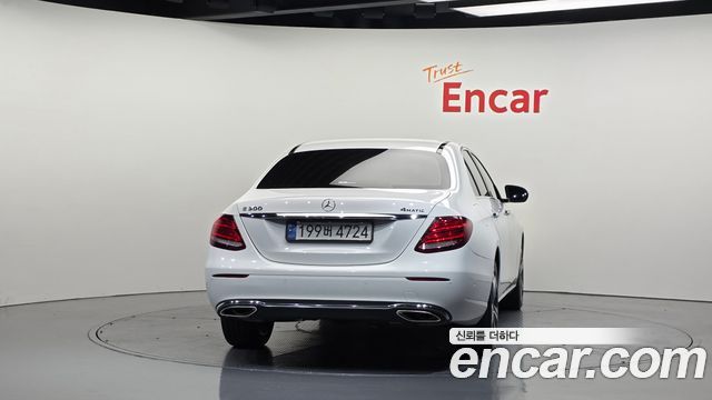 Mercedes-Benz E-Class 2018 — photo 4