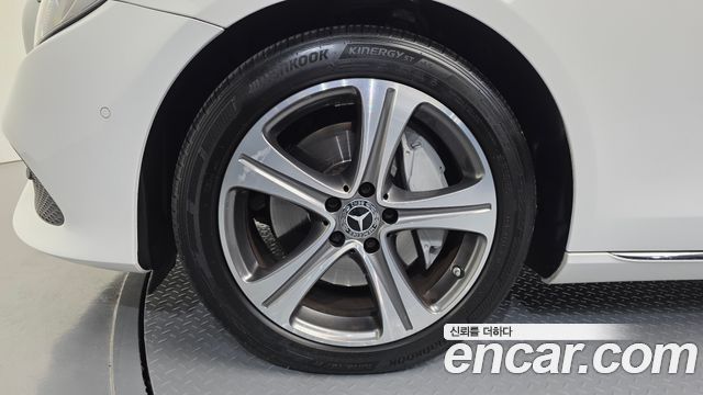 Mercedes-Benz E-Class 2018 — photo 5