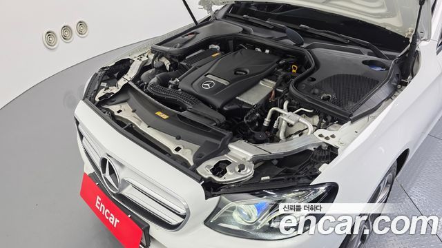 Mercedes-Benz E-Class 2018 — photo 6
